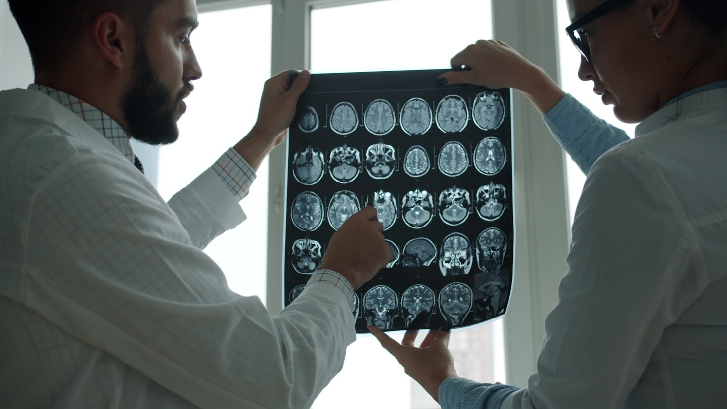 How JobsinLab.com Bridges the Gap Between Hospitals and Experts